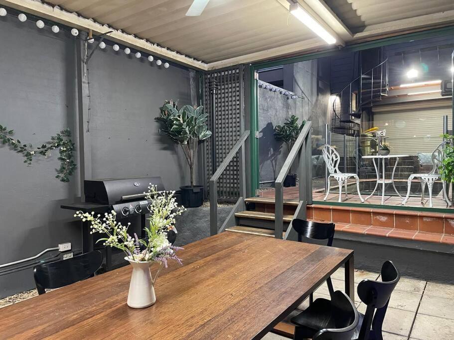 Country In Darling Harbour Retreat Pool
